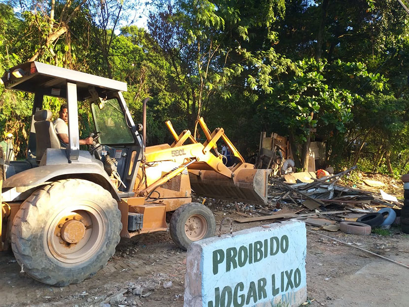 Lixão clandestino na Praça Seca é fechado